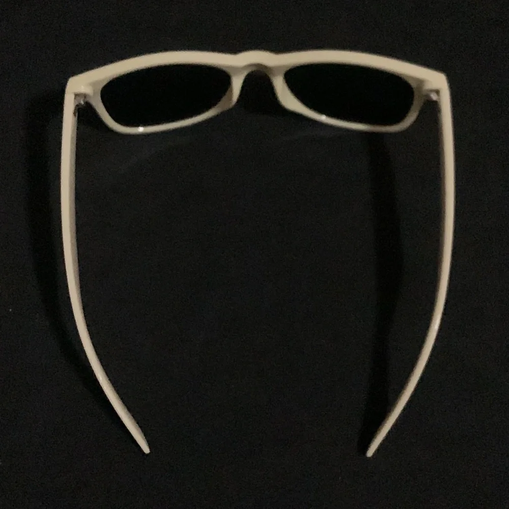 Taylor Swift 1989 Taylor’s Version Sunglasses New - Picture 4 of 10